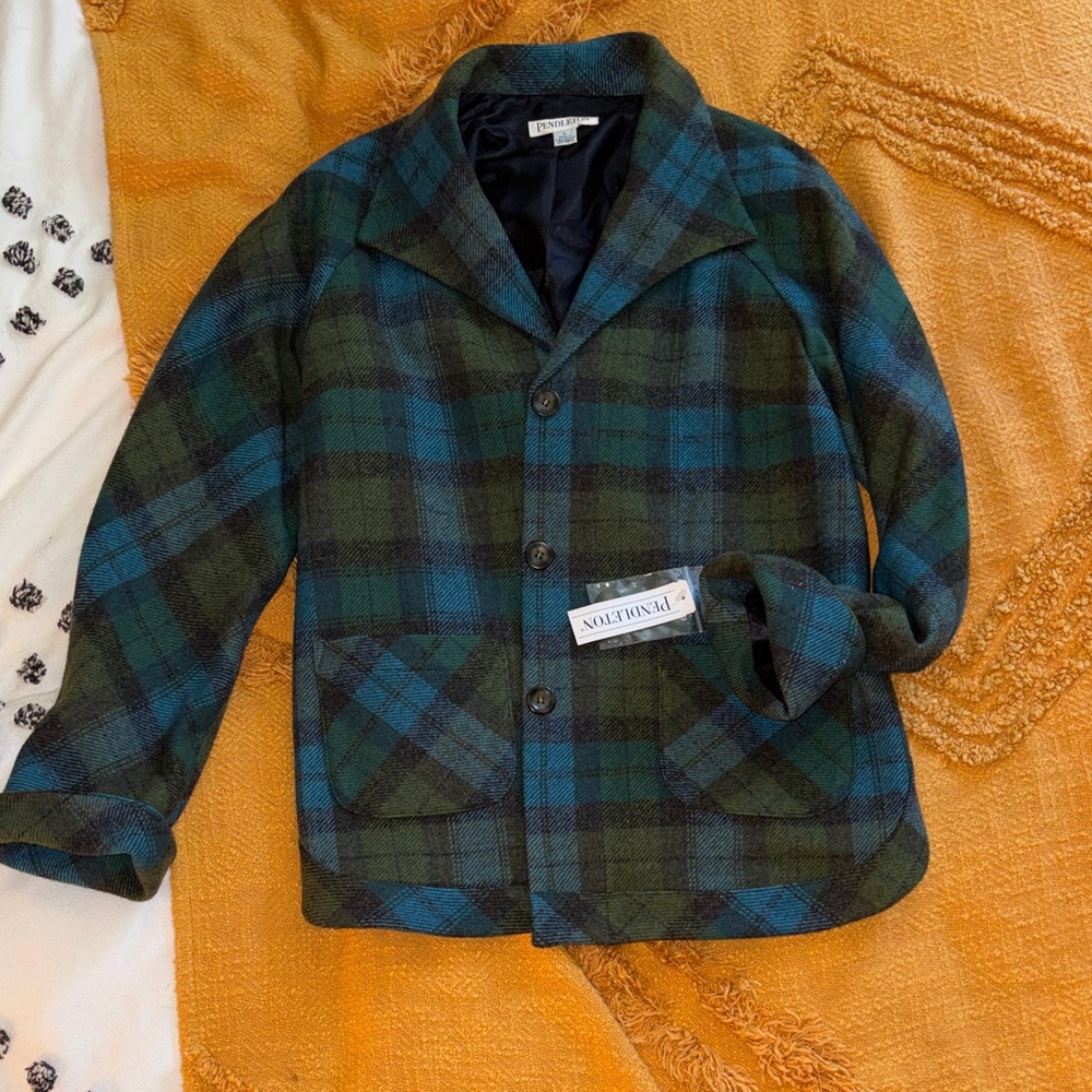 Pendleton Women’s Plaid Jacket in Green and Blue. Weekend in Wales